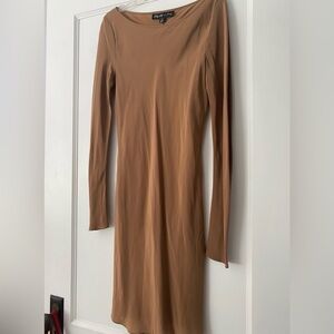 Elizabeth and James tan long sleeve slip dress Small
